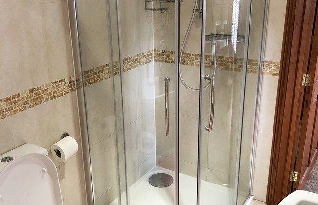 en-suite-bathroom
